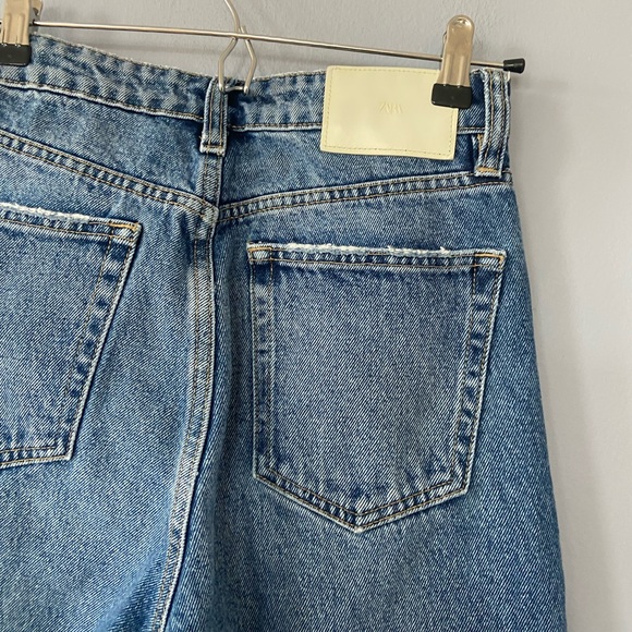 🛑SOLD ZARA High Rise Straight Leg Button Fly Jeans Size 2 - Picture 10 of 12